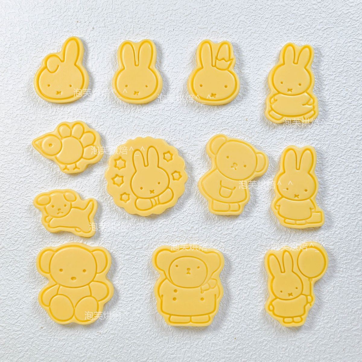 Kitchen Gadgets Worth Buying - Cute 3D Press Cookie Mold with
